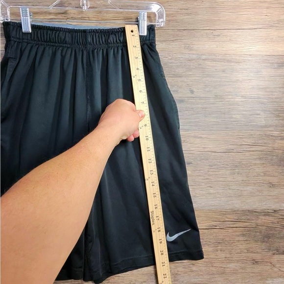 Nike Men's Black Athletic Shorts - Picture 6 of 9